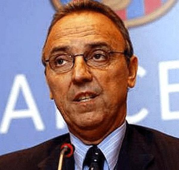 غاسبارت يحذر ضعاف القلوب من نهائي بين برشلونة وريال مدريد