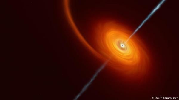 باحثون يرصدون ثقباً أسود يبتلع نجماً ويلفظ فضلات "وجبته" دفقاً مضيئاً