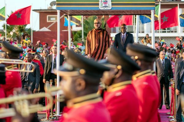 أنباء عن تأجيل جديد للجولة الإفريقية للملك