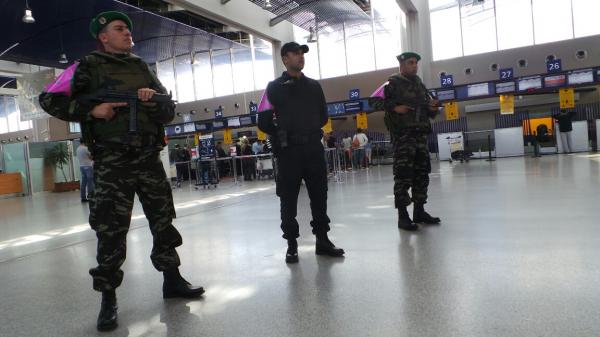 عقد اجتماع رفيع المستوى لكشف سبل رفع درجة اليقظة في مطارات المملكة تحسبا لأي تهديد إرهابي