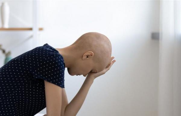 علماء يبتكرون علاجا للسرطان دون التسبب بتساقط الشعر