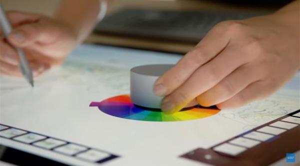 تحليل: مايكروسوفت تغزو أبل في عقر دارها ويبدو أنها انتصرت