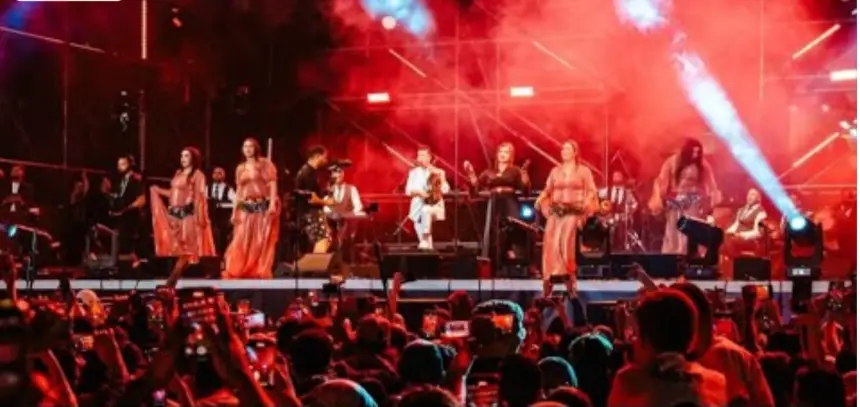 بدر وعبي يلهب منصة مهرجان إفران الدولي وسط حضور جماهيري لافت