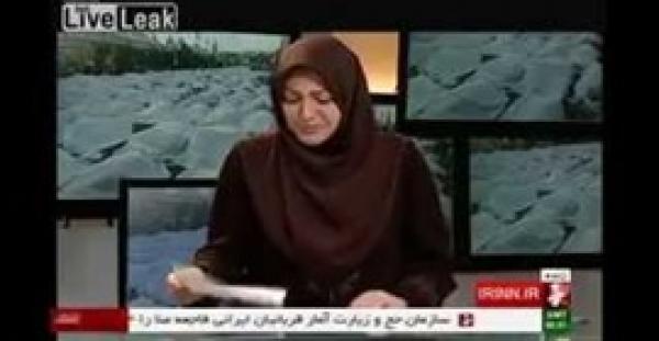 بالفيديو.. لحظة بكاء مذيعة إيرانية على الهواء