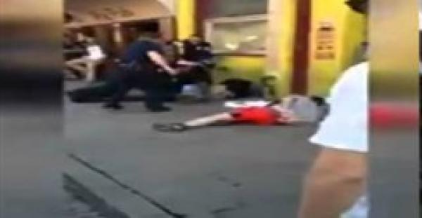 بالفيديو.. لحظة هروب رجل مكبل اليدين من الشرطة بعد اعتقاله