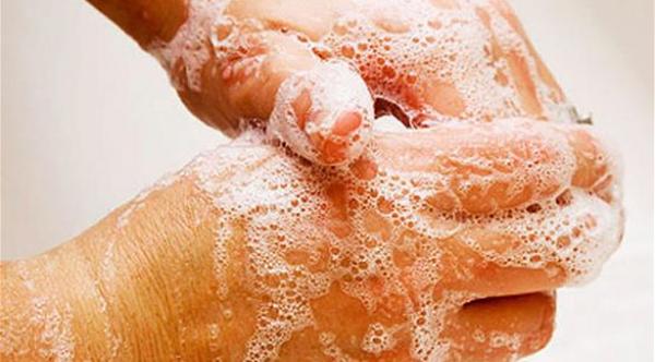 أيهما أفضل الصابون العادي أم المضاد للبكتريا؟