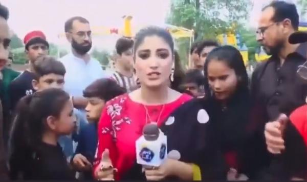 مذيعة تصفع شاباً خلال البث المباشر وهذا هو السبب(فيديو)