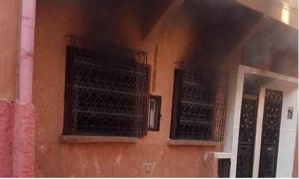 عاجل .. عاوتاني "شارجور " يحرق منزل بالكامل ببني ملال (صورة)