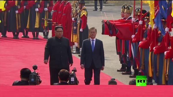 شاهد ما حدث بعد عبور كيم الخط الفاصل بين الكوريتين