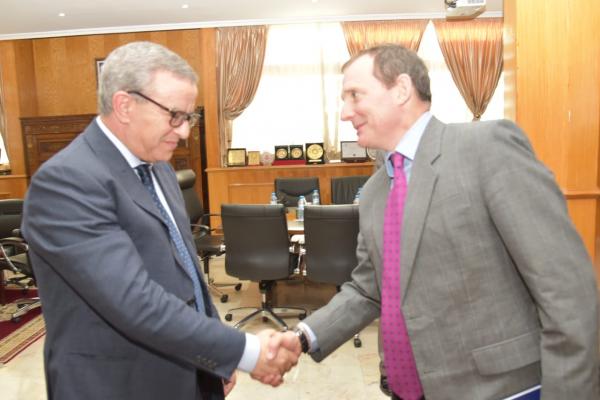 تفاصيل الإستقبال الذي خص به "أوجار" السفير البريطاني بالمملكة المغربية