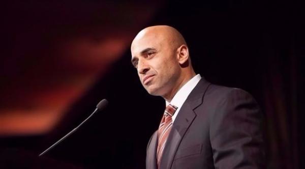 سفير الإمارات في واشنطن يكشف حقيقة الإجراءات العسكرية ضد قطر