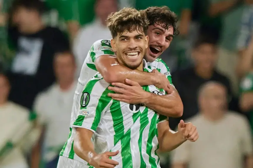 موعد المباراة والقناة الناقلة.. الزلزولي يطمح لكتابة التاريخ في نهائي دوري المؤتمر الأوروبي أمام تشيلسي