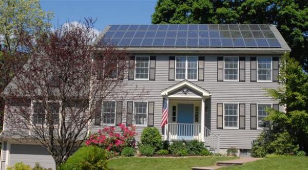 غوغل تستثمر 300 مليون دولار بمشاريع الطاقة الشمسية السكنية