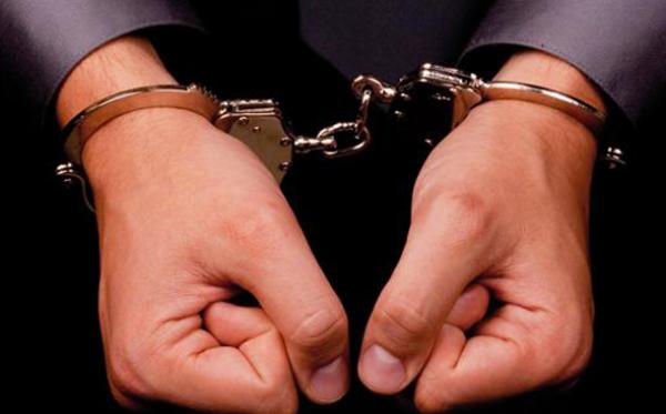 الشرطة القضائية تعتقل شخصا متلبسا بالخيانة و ينصب على ضحاياه في مجال الهجرة