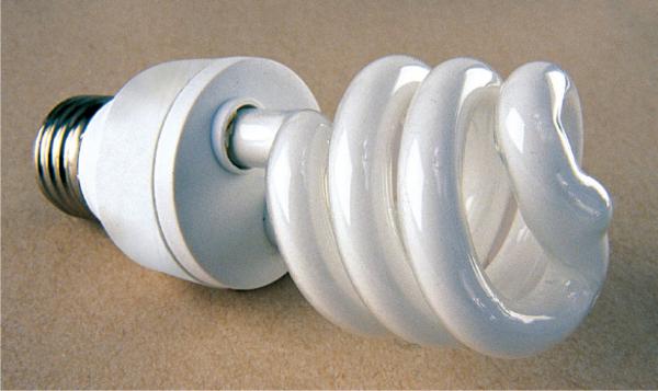 وزارة الصحة تحذر من استعمال المصابيح الاقتصادية لكونها تتسبب في أمراض جلدية وتنفسية وتؤثر على الدماغ