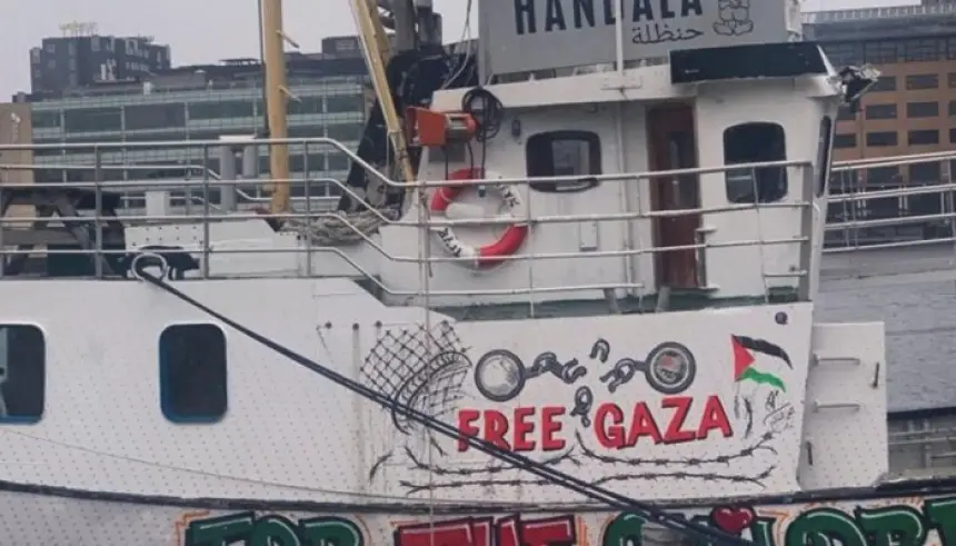 صحفي مغربي يكشف أمورا مريبة تعرضت لها سفينة "حنظلة" المتجهة نحو غزة