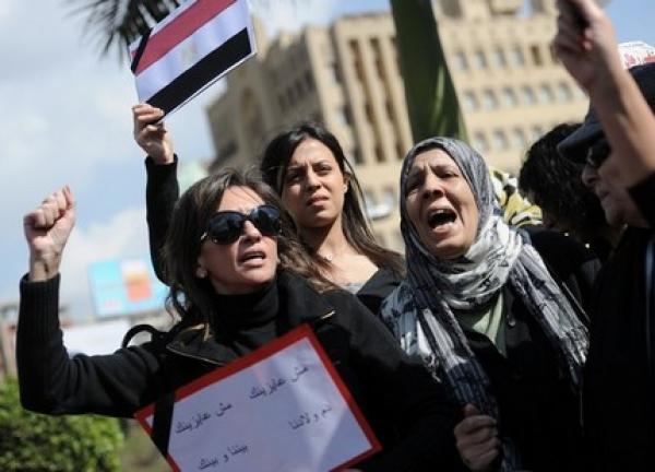 البشر والأرض والشجر يطالبون بالرحيل مبارك