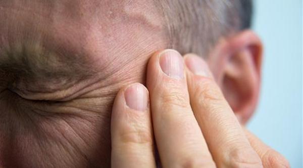 آلام الرأس .. ناقوس خطر يُنذر بالعمى