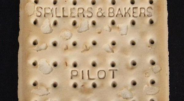 بالصور: أغلى قطعة بسكويت في العالم بـ 23 ألف دولار