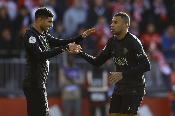 الصحافة الفرنسية: أشرف حكيمي سبب أزمة مبابي مع جمهور بريست