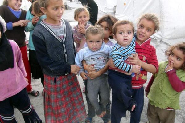 عيدٌ.. بأي حالٍ عُدت يا عيد  : أطفال سوريا في المخيمات يعجزون عن شراء لعبة ثمنها أقل من دولار