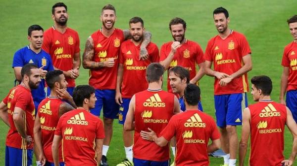الاتحاد الإسباني يرد على أنباء استبعاد "لاروخا" من المونديال