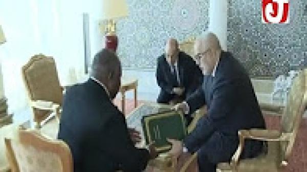 بنكيران يسلم رسالة تهنئة الملك محمد السادس للرئيس الغابوني في حفل تنصيبه لولاية ثانية