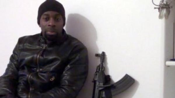 اعتقال شخص بإسبانيا يشتبه بأنه زود منفذ اعتداء المتجر اليهودي بالأسلحة