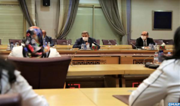 استعدادا لانتخابات 2021 .. وزير الداخلية يعقد اجتماعا مع الهيئة المكلفة بتعزيز تمثيلية المرأة