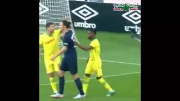 فيديو مثير للجدل لابراهيموفيتش وهو يخنق لاعب نانت بقوة
