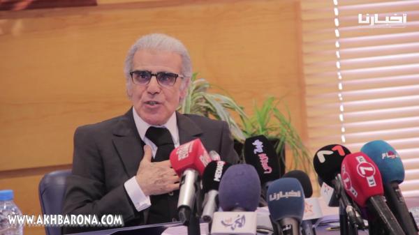 والي بنك المغرب: منجاوبش فبلاصة السياسيين وها علاش !