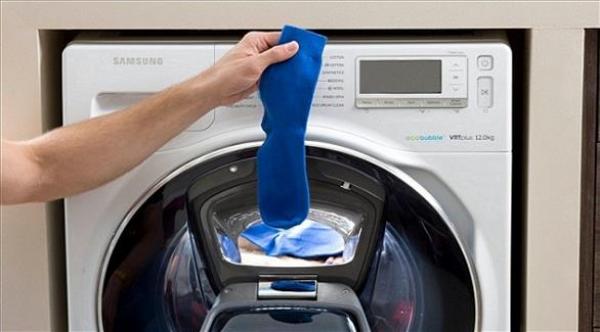 معادلة رياضية تفسر فقدانك للجوارب في الغسيل