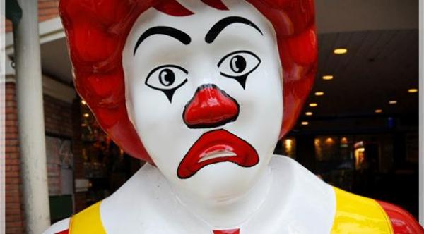 "أنونيموس" للأمريكيين: الوجبات السريعة أخطر على سلامتكم من الإرهاب