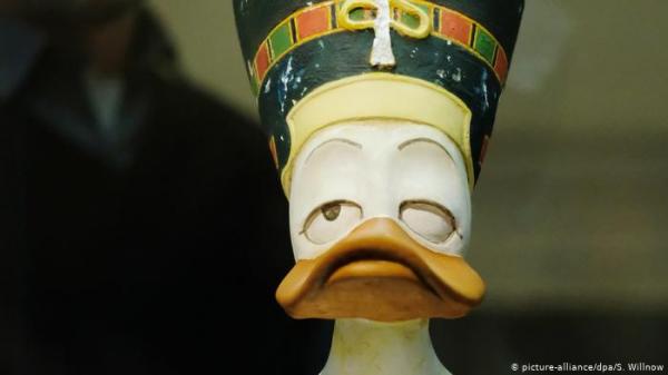 "دوكومينتا".. حين يُستعرض التاريخ البشري بأعين البط!