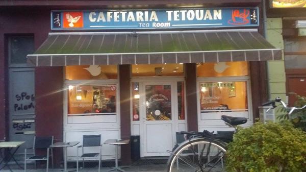 مقهى تطوان في بروكسيل يؤاخي بين الجاليات المغاربية و يصلح ما أفسدته السياسة