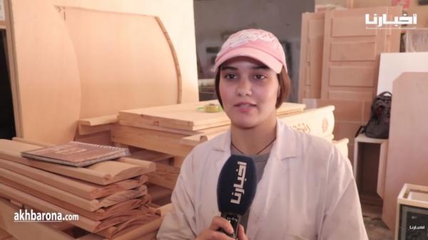 إيمان النجارة "البوكوصة" تتحدى احتكار الرجال وتطمح للنجاح في المهنة