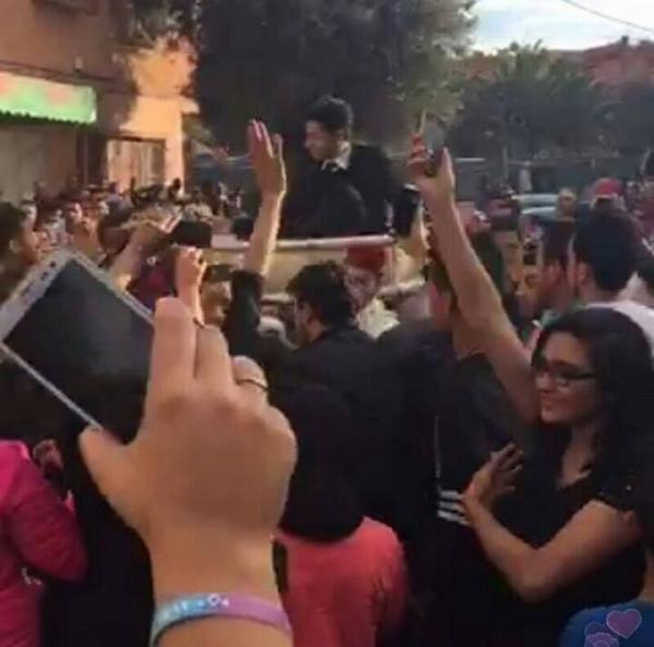 هل قام إيهاب أمير باستئجار الفتيات للصراخ و المناداة باسمه ؟