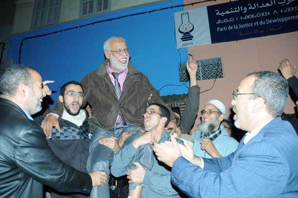 توهج المصباح يقود العدالة والتنمية إلي مركز الصدارة