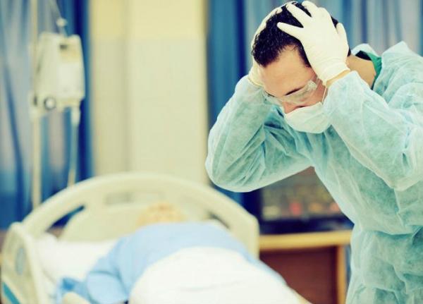 تطورات مأساوية في قضية الطفل "عمران" الذي حكم عليه طبيب "مجرم" بالعيش مبتور القدم طيلة حياته