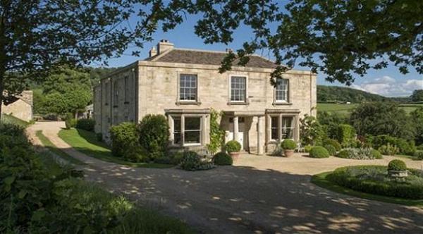  زوجان بريطانيان ينقلان منزلهما لبنة لبنة إلى مدينة أخرى (تيلغراف) 