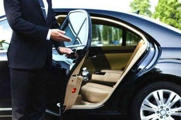 سيارات الدولة بالمزادات العلنية تُطيح بشبكة تمتهن النصب والاحتيال