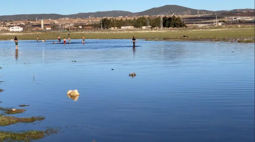 بعد سنوات من الجفاف.. المياه تعود "لضاية عوا" ضواحي إفران