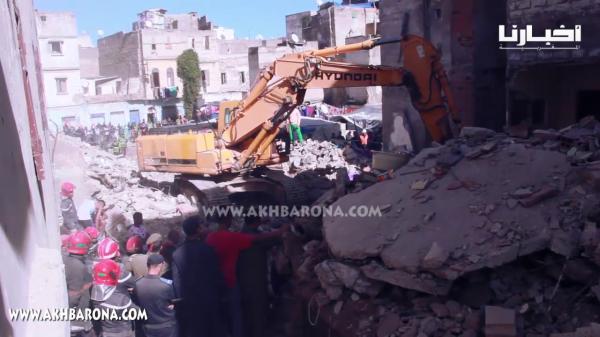 فاجعة درب لمعيزي .. لحظات البحث عن العالقين تحت الانقاض