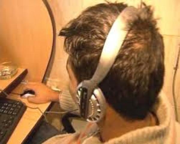 إلى مرتادي المواقع الإباحية