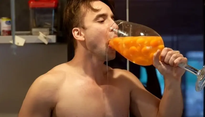 رجل يتناول 1000 بيضة في شهر.. والنتائج تفاجئ الجميع!