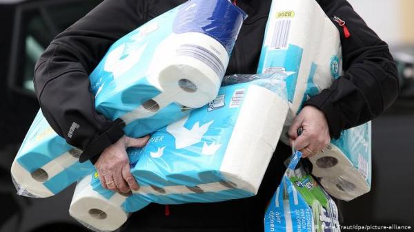 هونغ كونغ ـ السجن ثلاث سنوات لثلاثة رجال سطوا على أوراق مراحيض