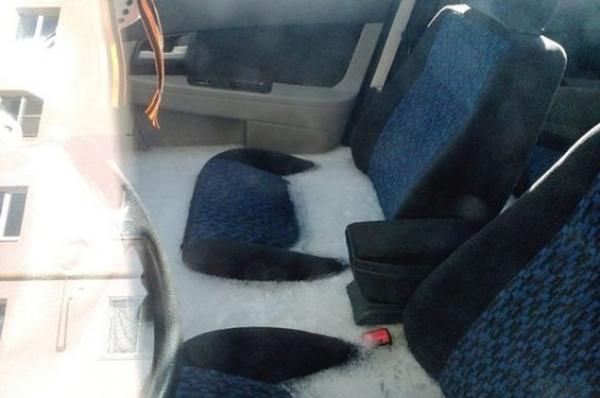 بالفيديو: يستيقظ من النوم ليجد سيارته قطعة جليد