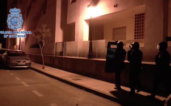 بالفيديو.. لحظة القبض على داعشي مغربي فجر اليوم باسبانيا..كان يستعد لتنفيذ هجوم إرهابي