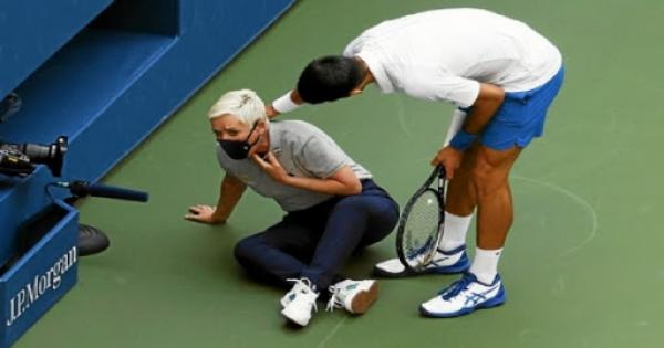 جمهور"جوكوفيتش" يشن حملة تهديدات ومضايقات على الحكم التي تسببت في استبعاده