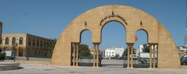 حصري بالوثائق... والي جهة الدار البيضاء سطات ورئيس جماعة الدار البيضاء يقرران الاقتطاع من أجور العمال المضربين رغم الغاء المحكمة لقرار بن كيران